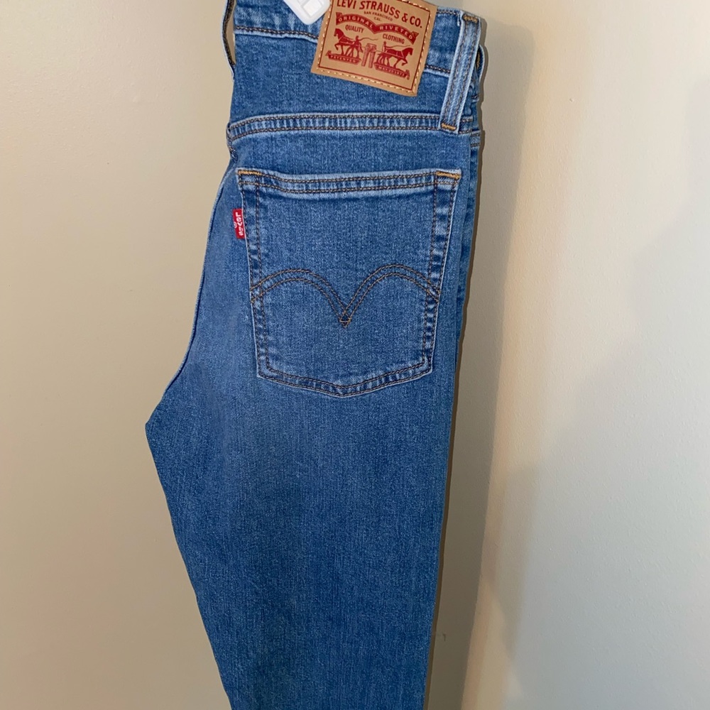 Levi’s size 26 Wedgie skinny Jeans !